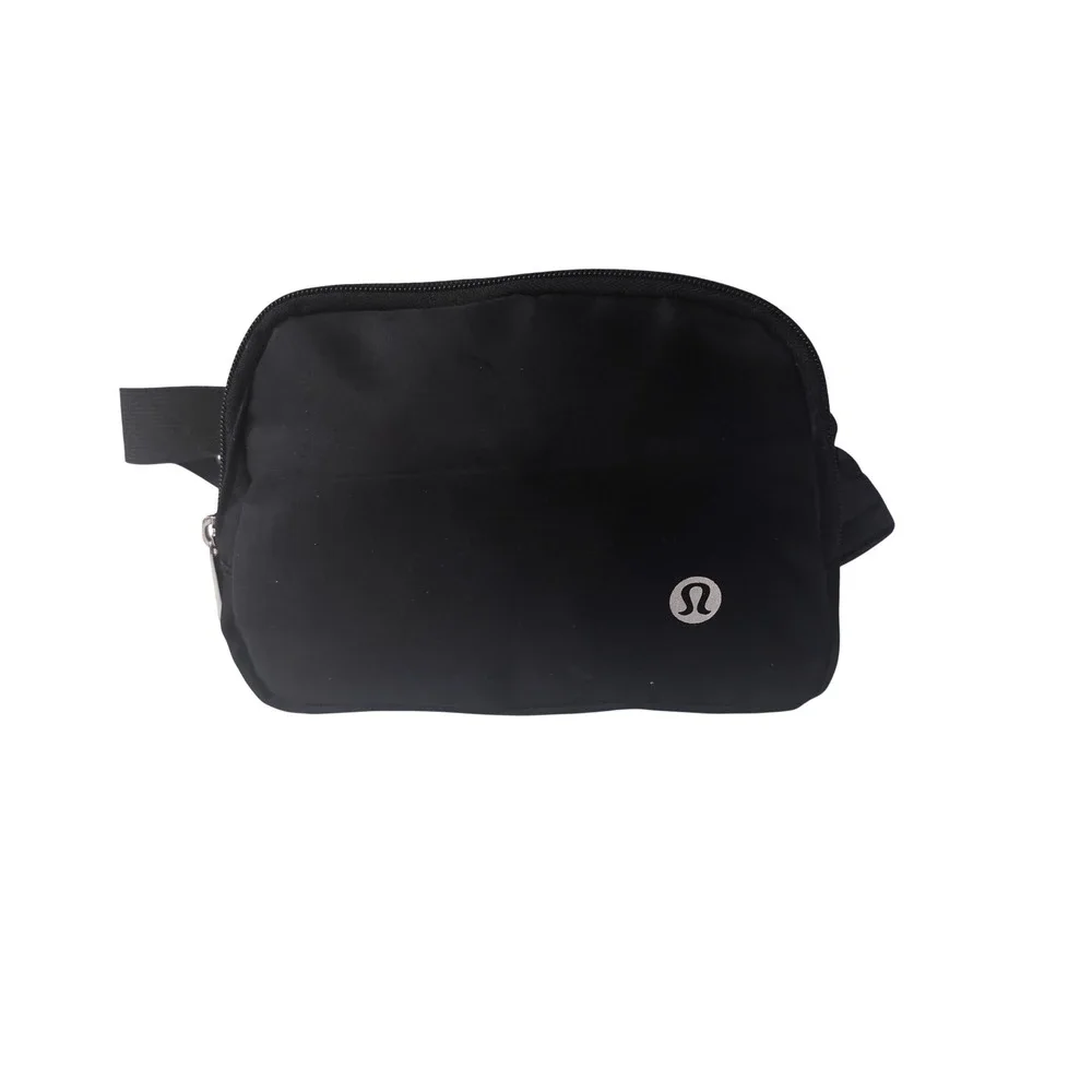 Lululemon Everywhere Belt Bag Black Adjustable Strap Crossbody Fanny Pack 1L